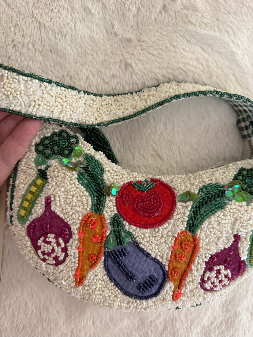 NWT Hand-Beaded Vegetable Motif Shoulder Bag in White tassel, green gingham - Picture 5 of 16